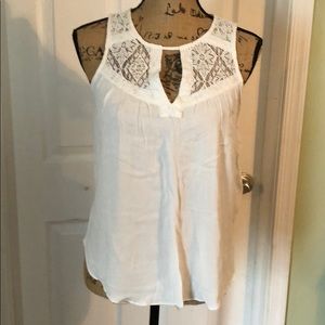 American Eagle size small creme top